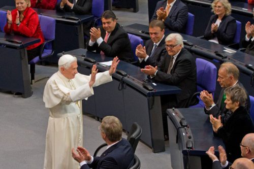 Benedetto XVI | Messaggio al convegno "Diritti fondamentali e conflitti tra diritti"